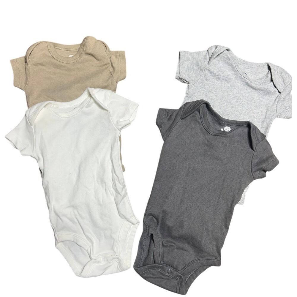 Small Story set of 4 bodysuits size 0-3 months Organic cotton